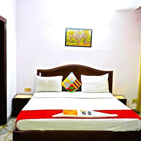 Roomshala 001 Iconic Residency Nuova Delhi Esterno foto