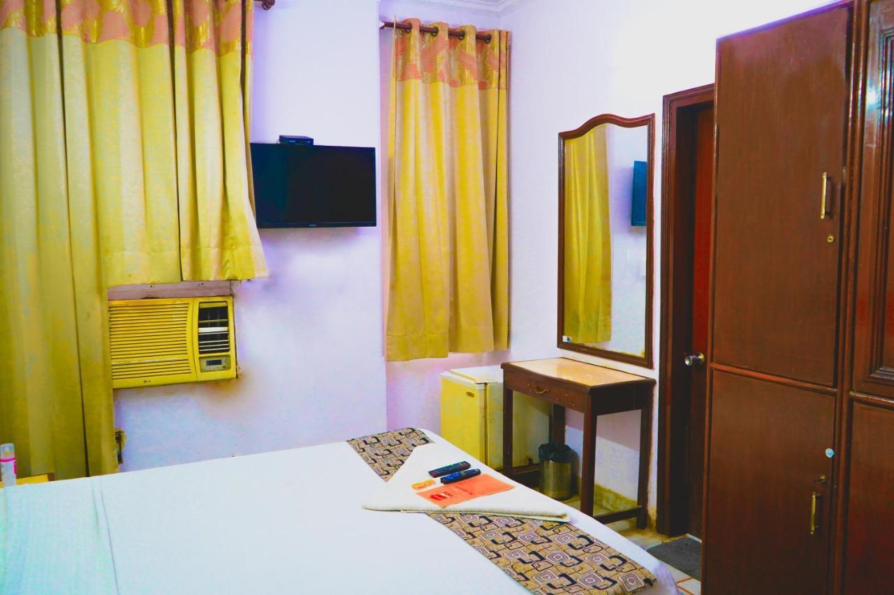 Roomshala 001 Iconic Residency Nuova Delhi Esterno foto